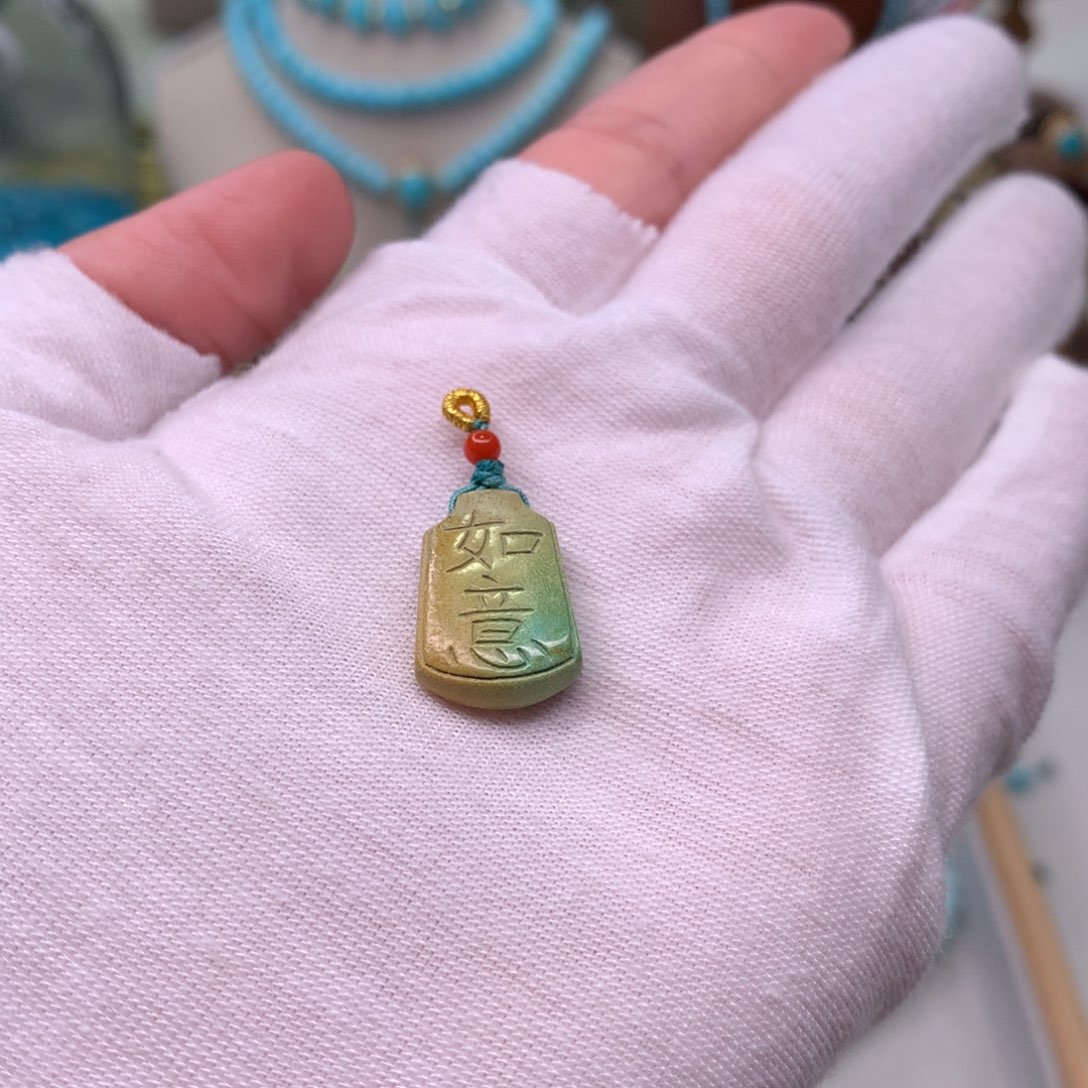 绿松石配饰未镶嵌