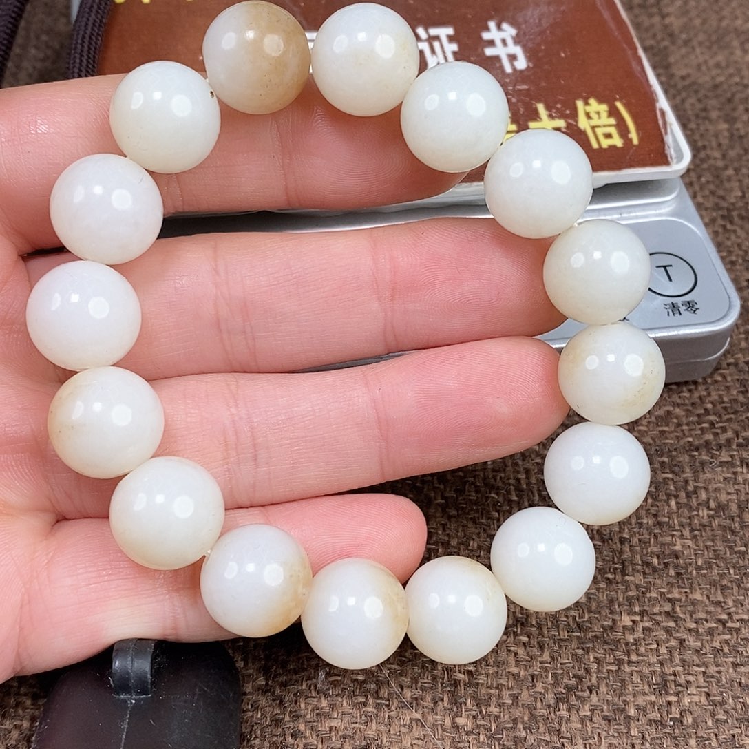 和田玉颈饰未镶嵌