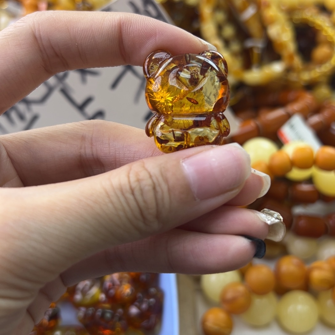 琥珀珠宝奇石未镶嵌