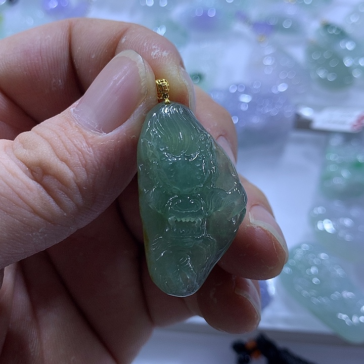 涛***帅翡翠18K金镶嵌颈饰天然翡翠A货吊坠