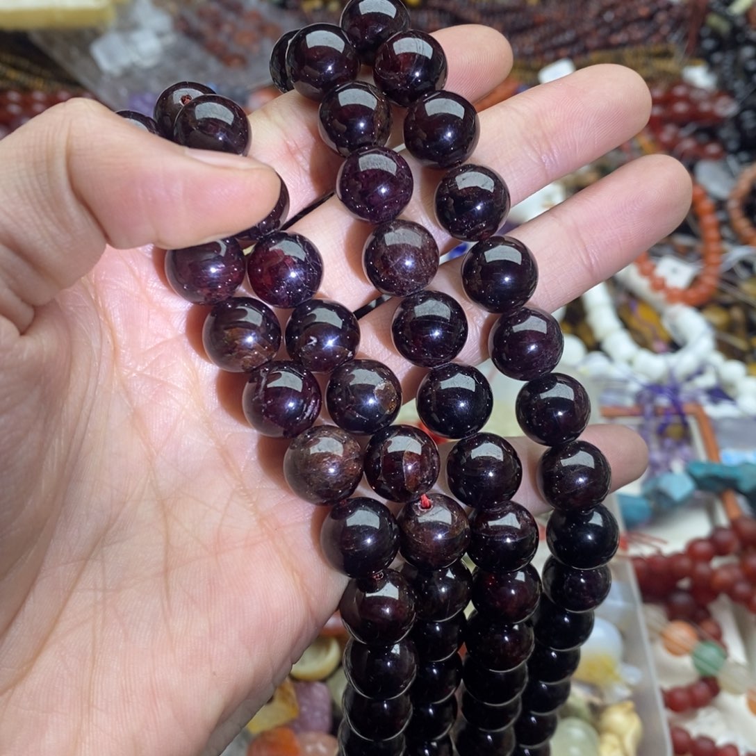 玛瑙/玉髓未镶嵌珠宝半成品一条天然老矿石榴石12mm有冰裂