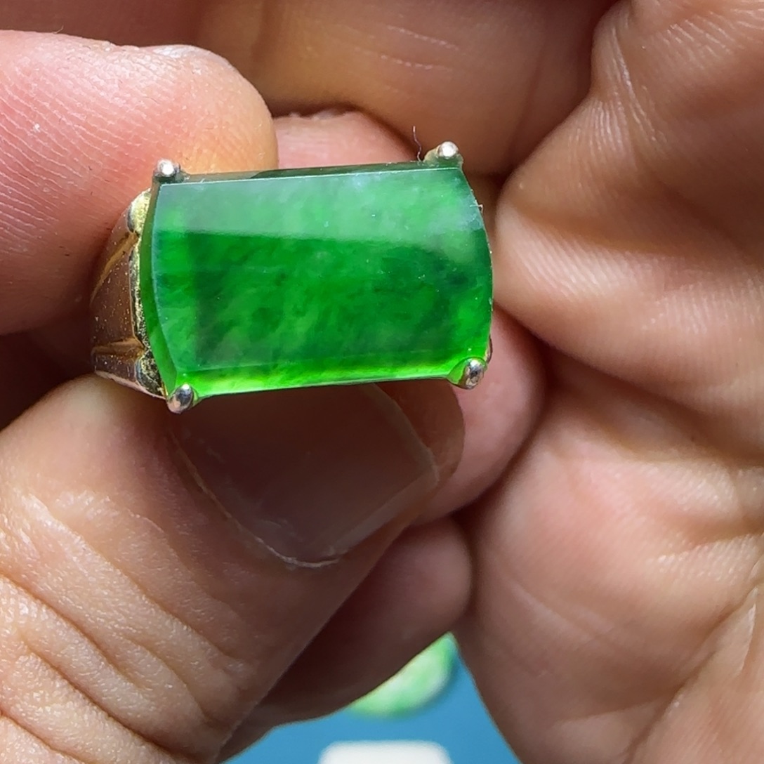 翡翠吊坠(不含链)未镶嵌不***'