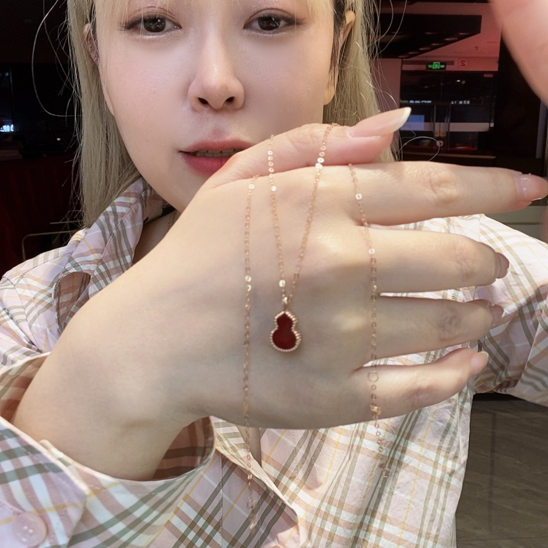 玛瑙/玉髓18K金镶嵌项链葫芦k枚