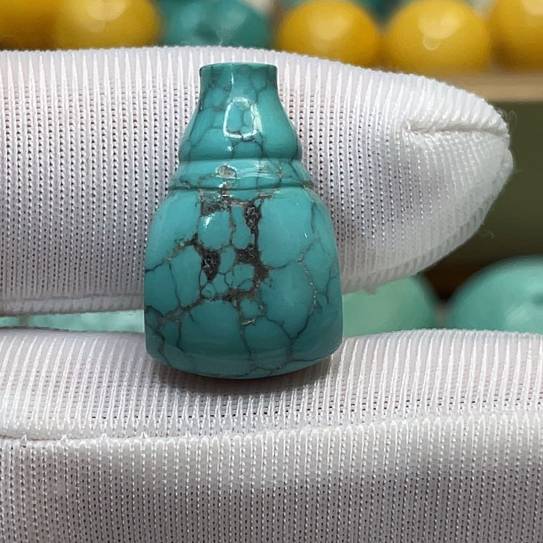 绿松石未镶嵌挂件