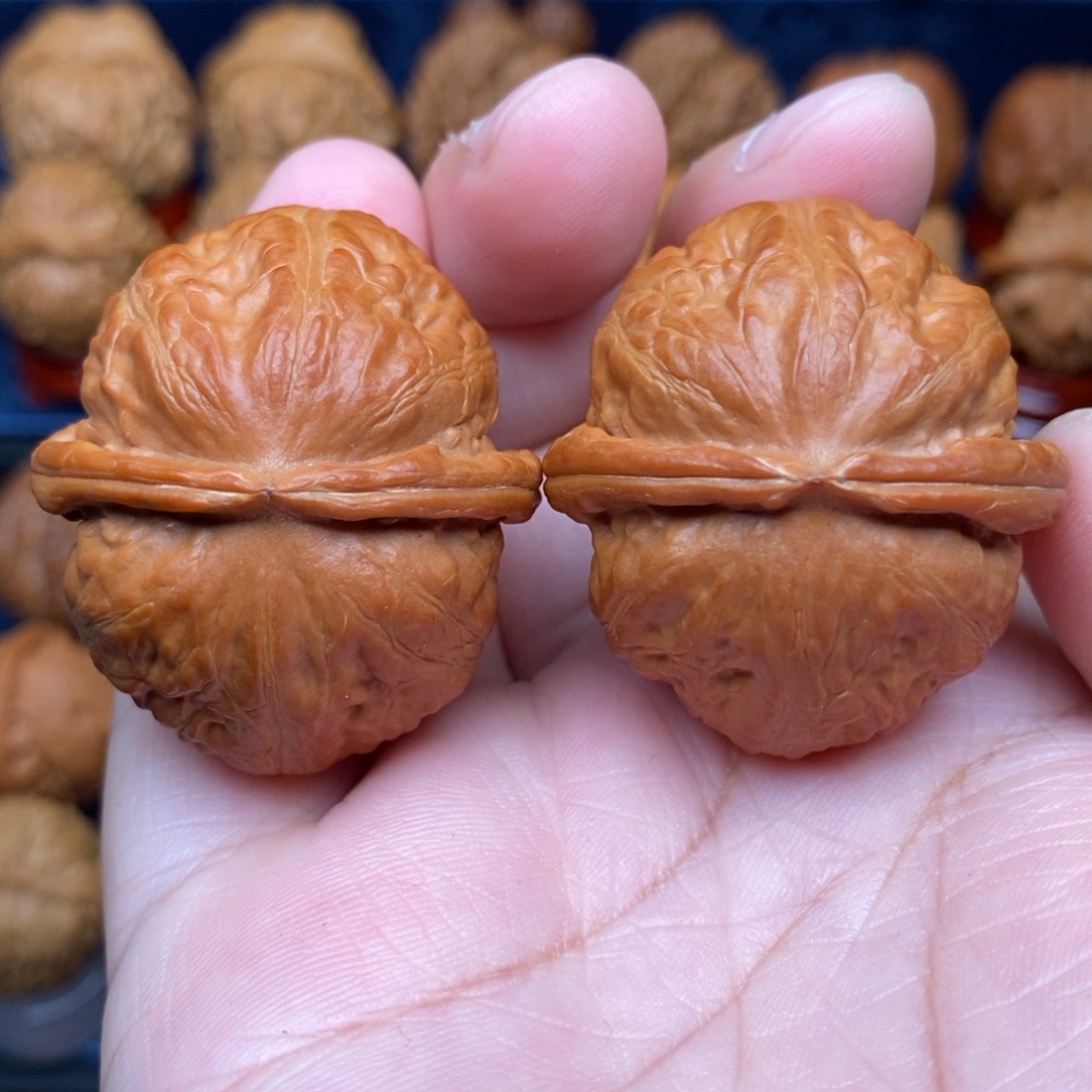 文玩核桃把件手捻至尊元宝墩