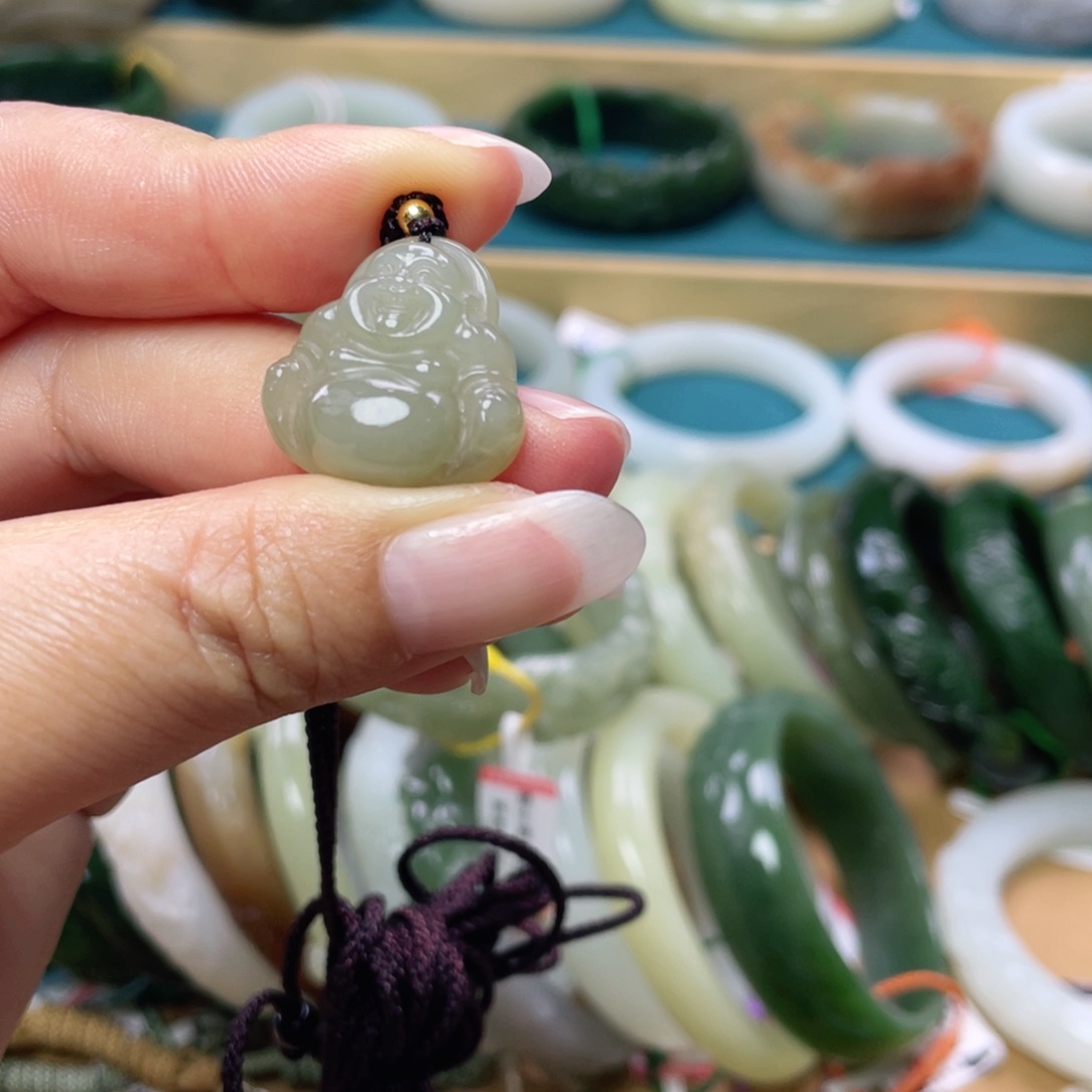 未镶嵌戒指和田玉