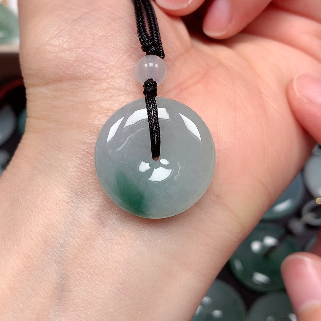 翡翠颈饰未镶嵌平安扣A