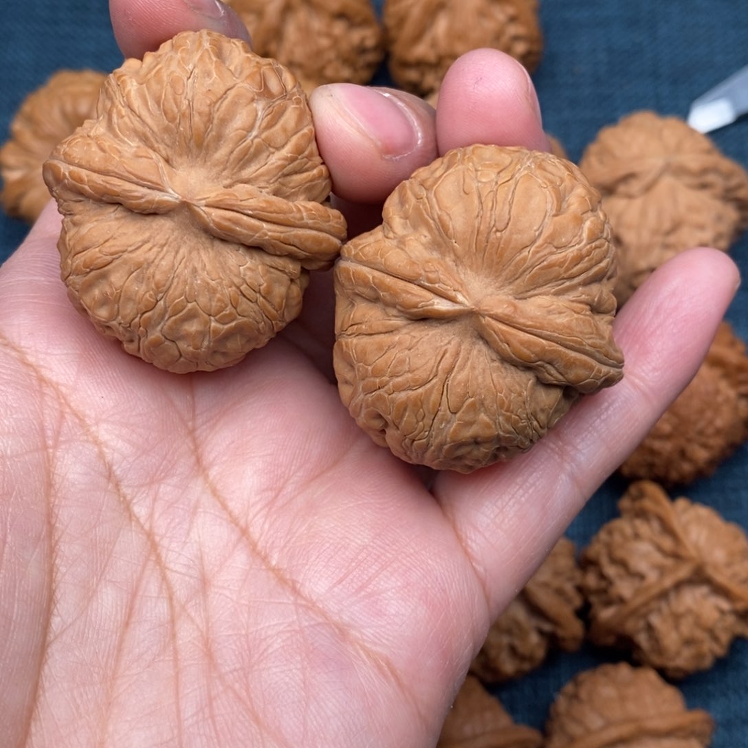 文玩核桃把件F****g41毕业元宝全品