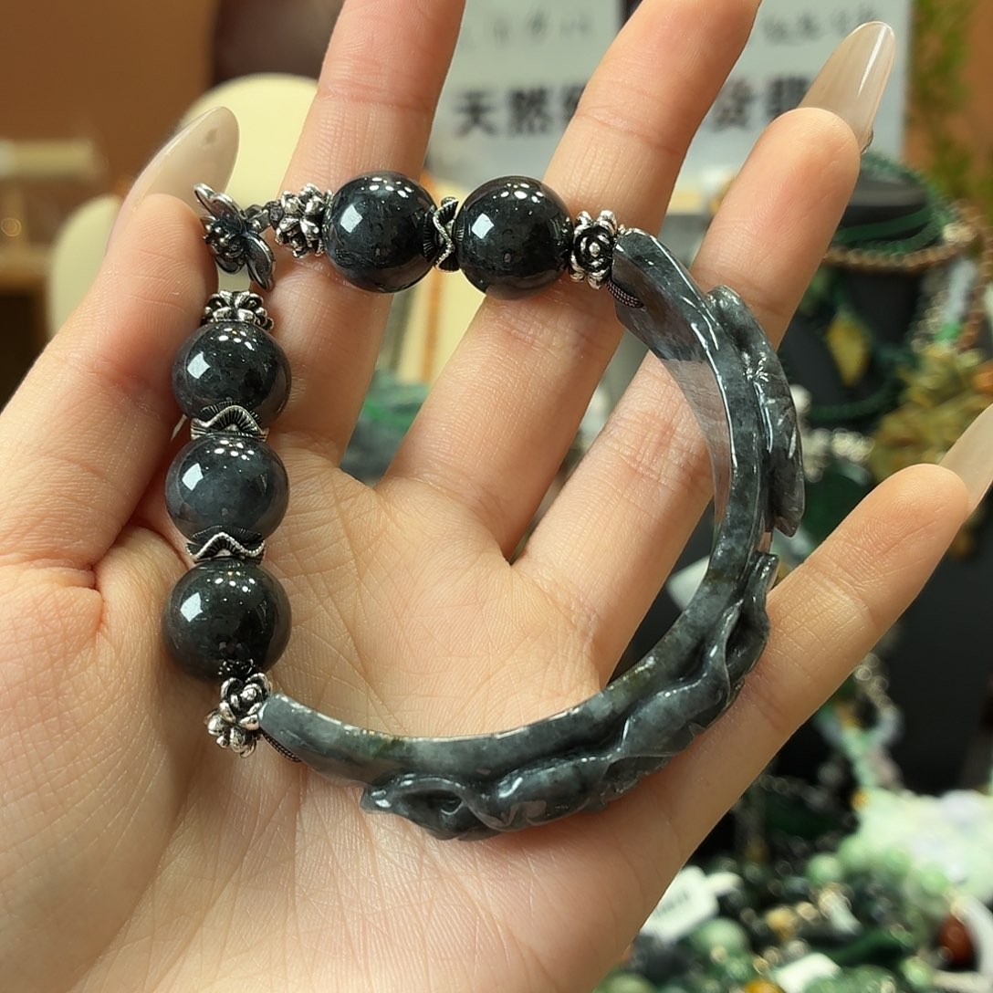 晚****翡翠未镶嵌耳饰手串