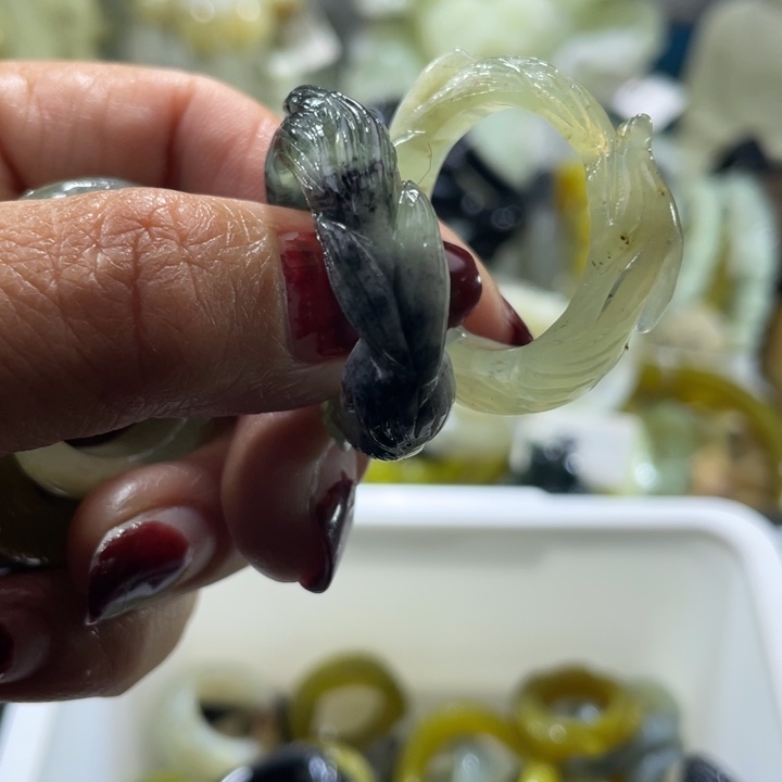 岫玉未镶嵌戒指戒指