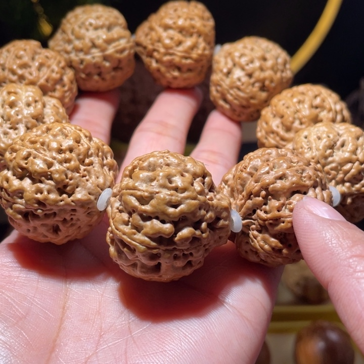 桃核把件多瓣金刚菩提手持