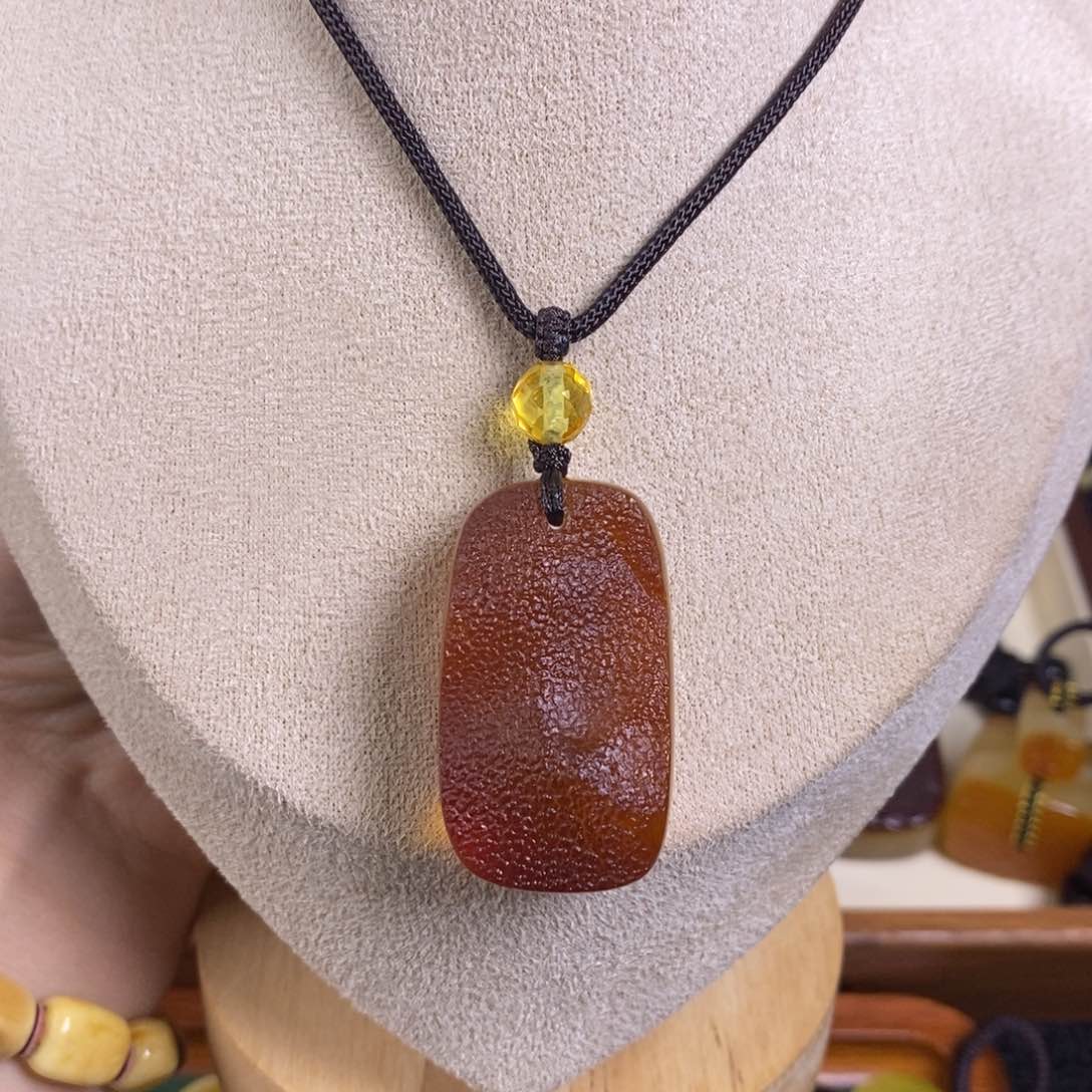 蜜蜡裸石未镶嵌大漠