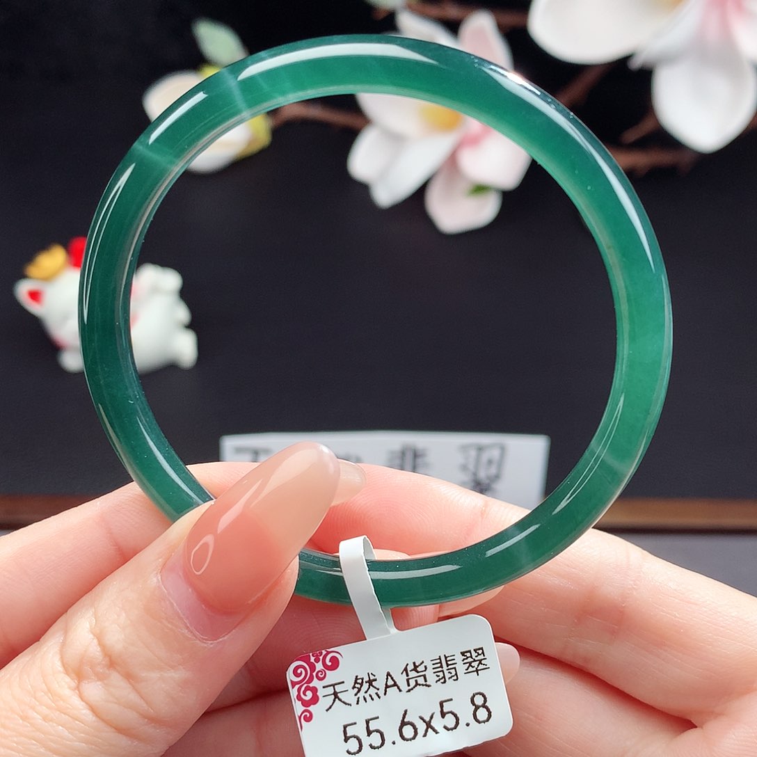 翡翠手镯（圆镯）未镶嵌