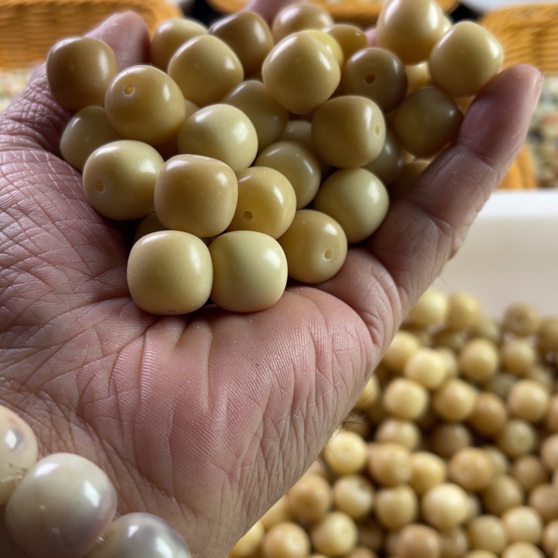 吊坠白玉菩提15-14奶黄桶珠60颗