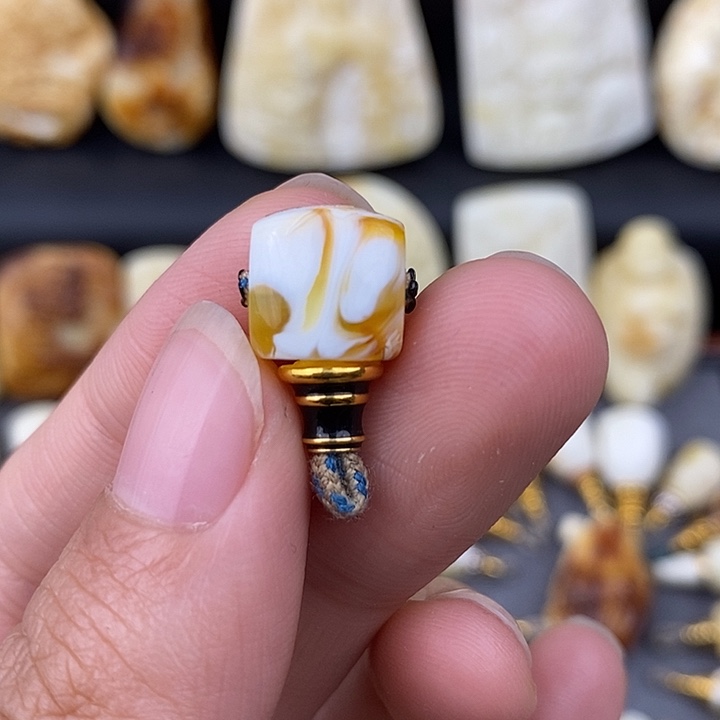 琥珀未镶嵌裸石10金塔三通