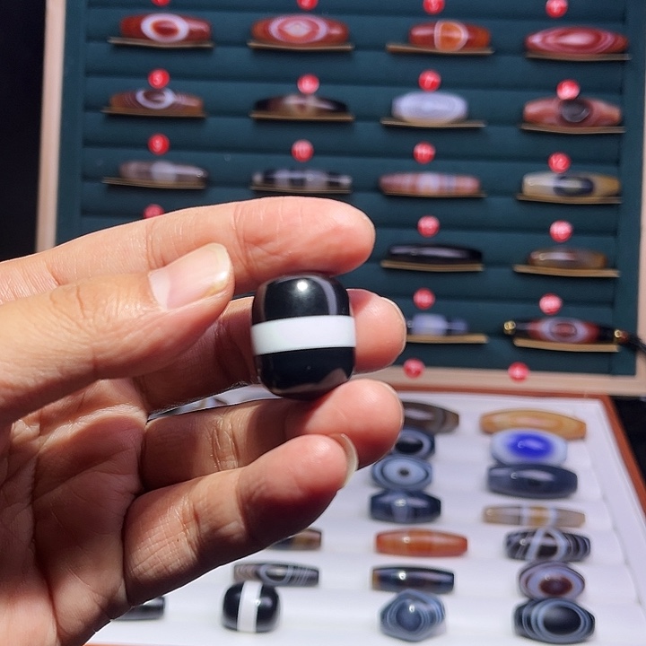 W***M玛瑙/玉髓未镶嵌颈饰