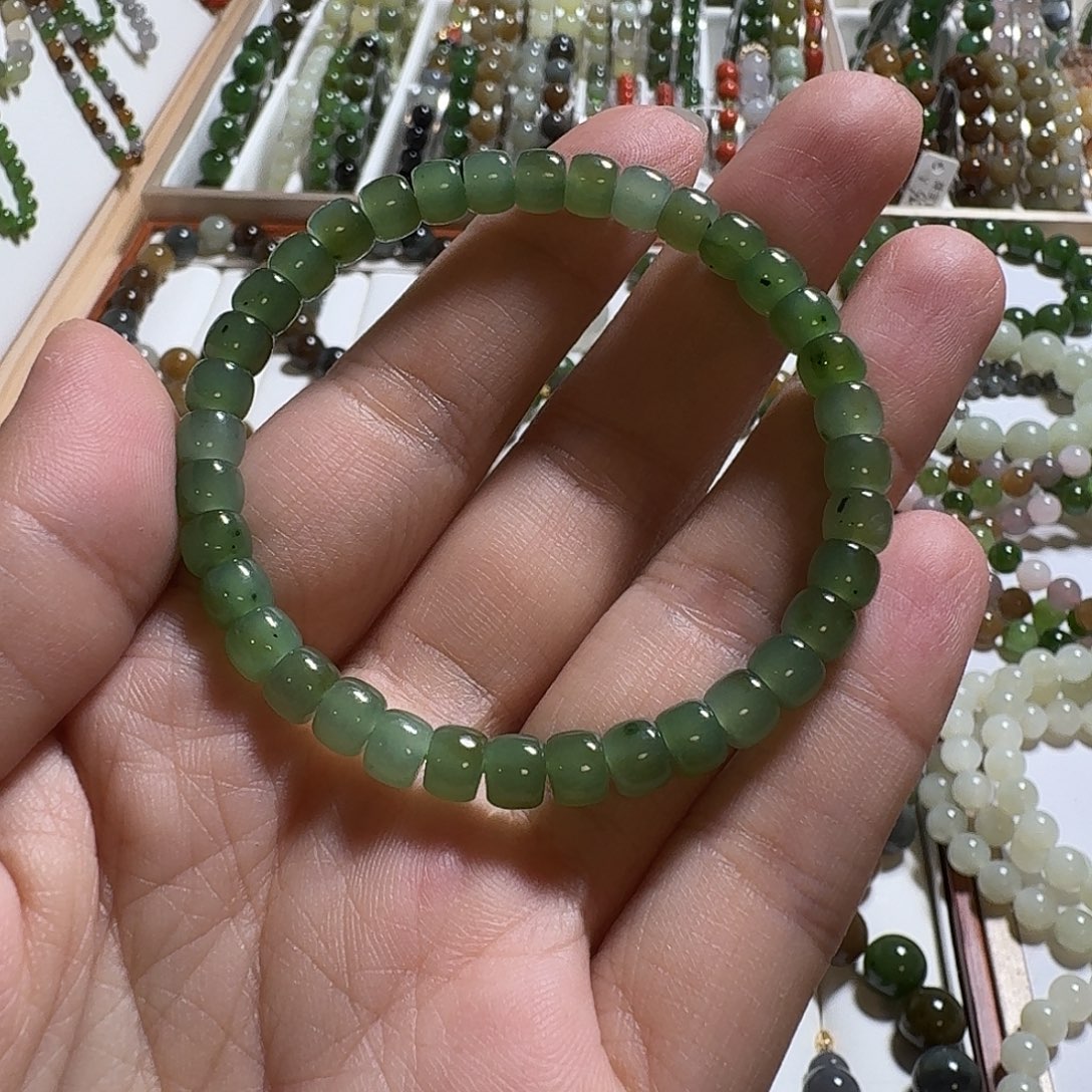 和田玉（碧玉）未镶嵌手链