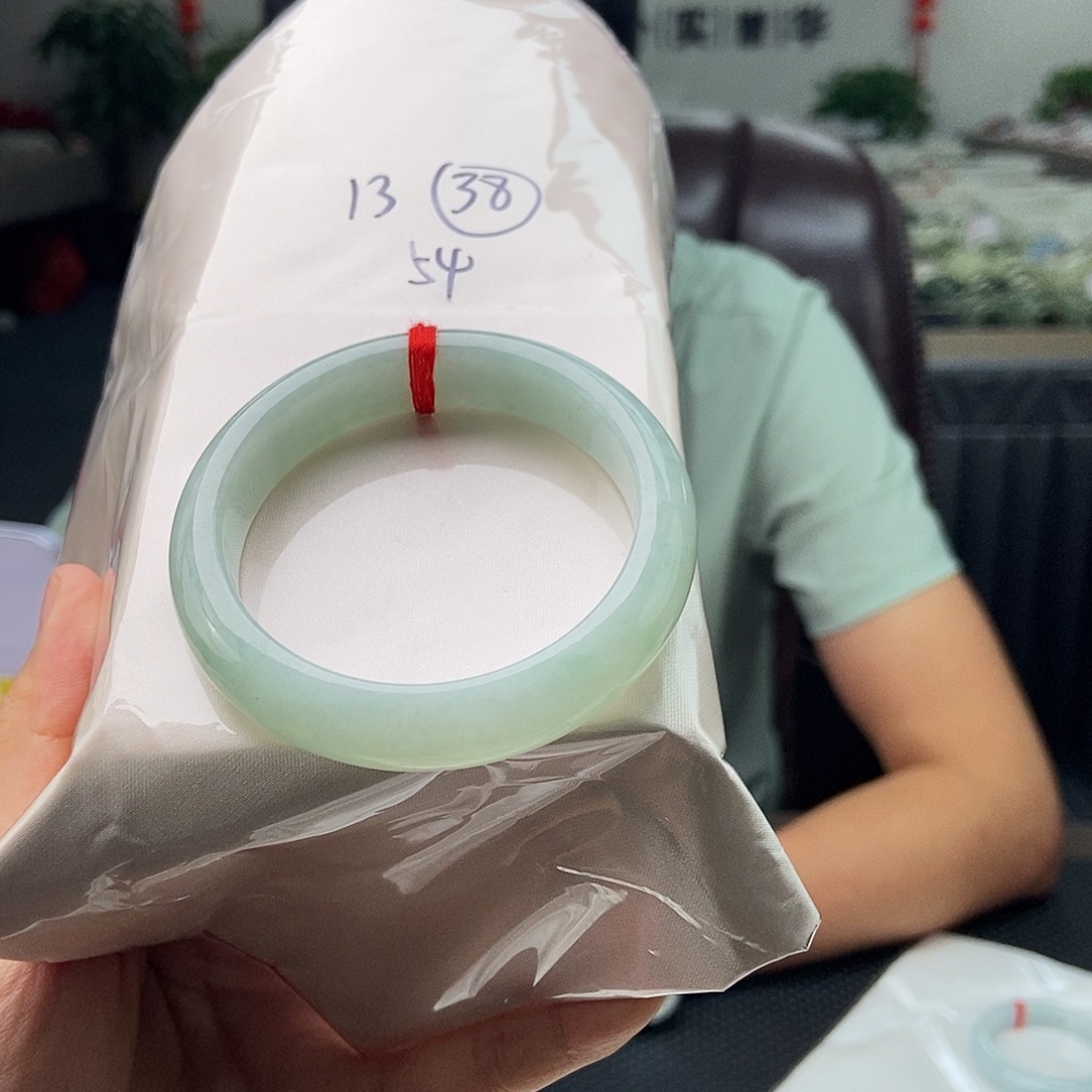 翡翠手镯未镶嵌拍一发一