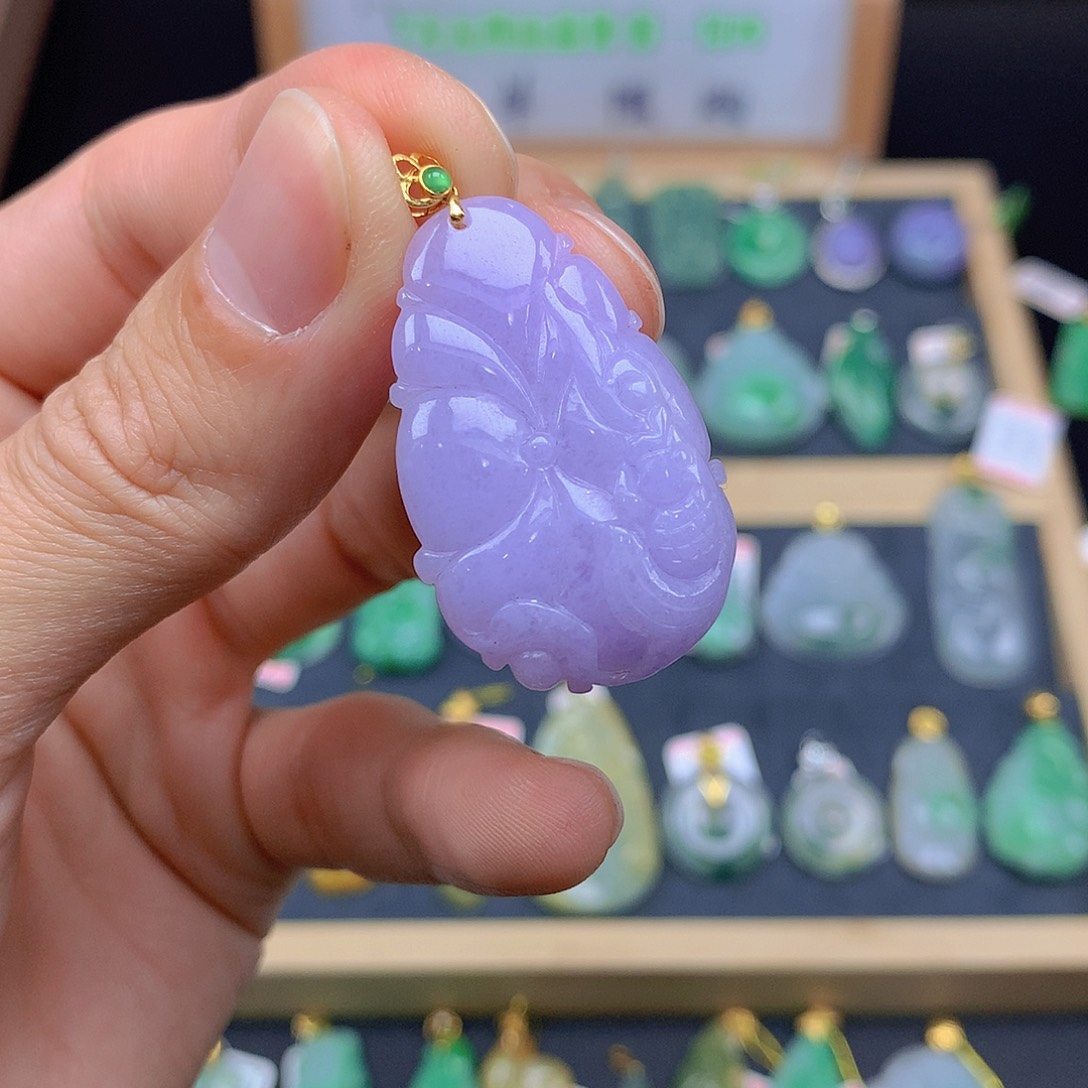 翡翠颈饰18K金镶嵌翡翠