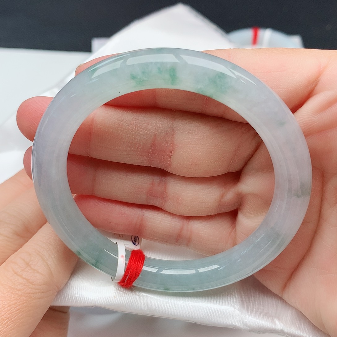 翡翠手镯未镶嵌天然翡翠