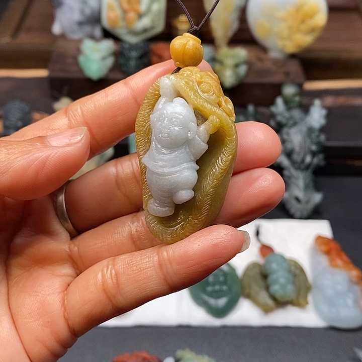 紫***宝定制翡翠未镶嵌毛货抛光