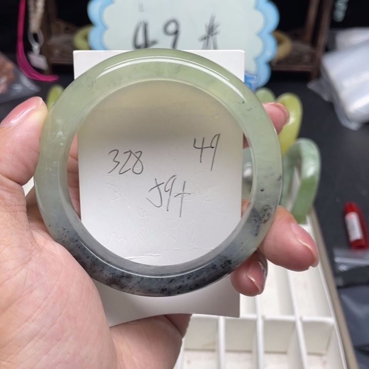 蛇纹石玉未镶嵌手镯