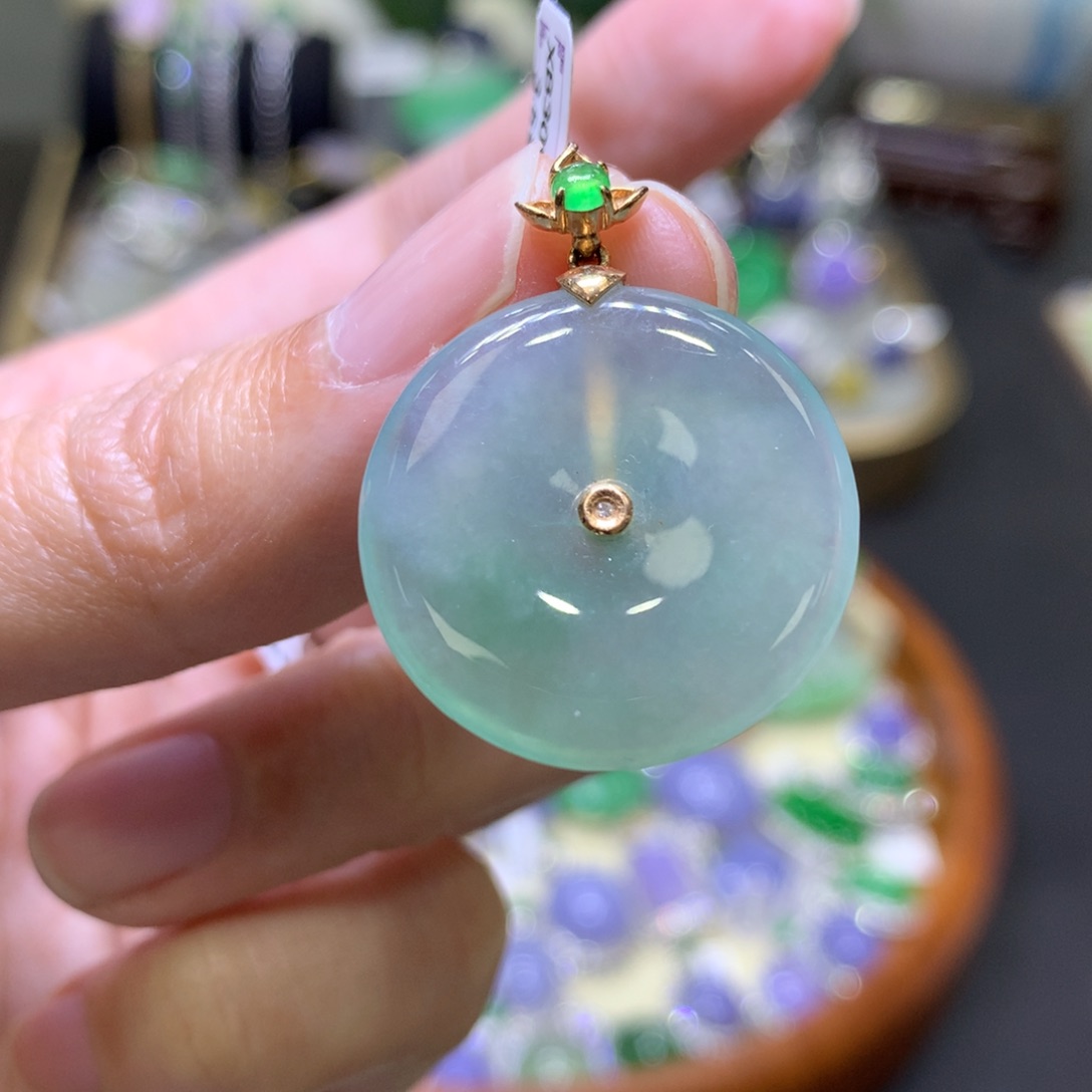 翡翠颈饰18K金镶嵌翡翠吊坠项链