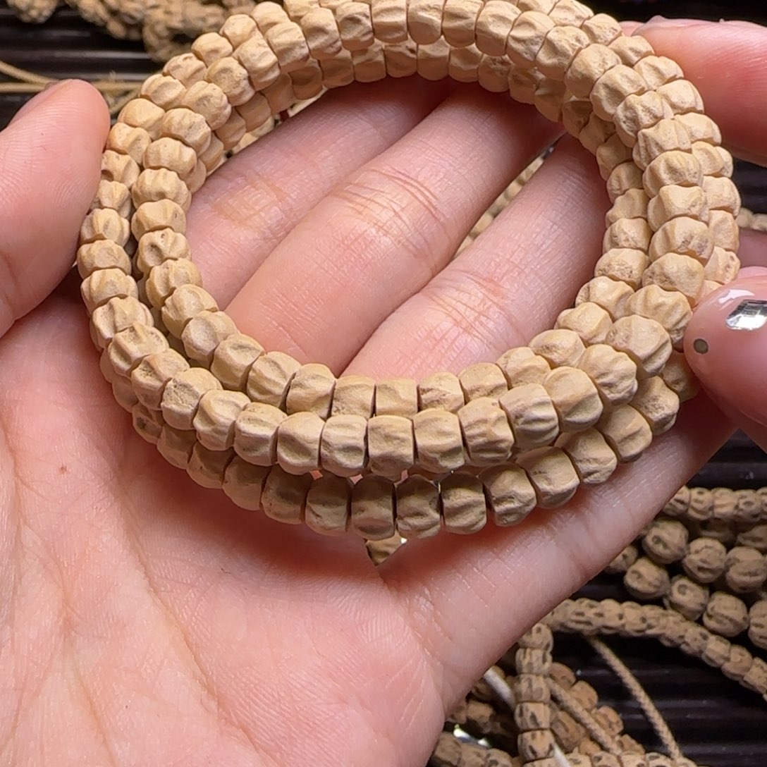 柏香籽/百香籽吊坠哈***座