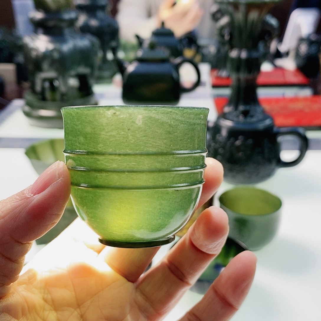 和田玉（青玉）摆件未镶嵌微瑕