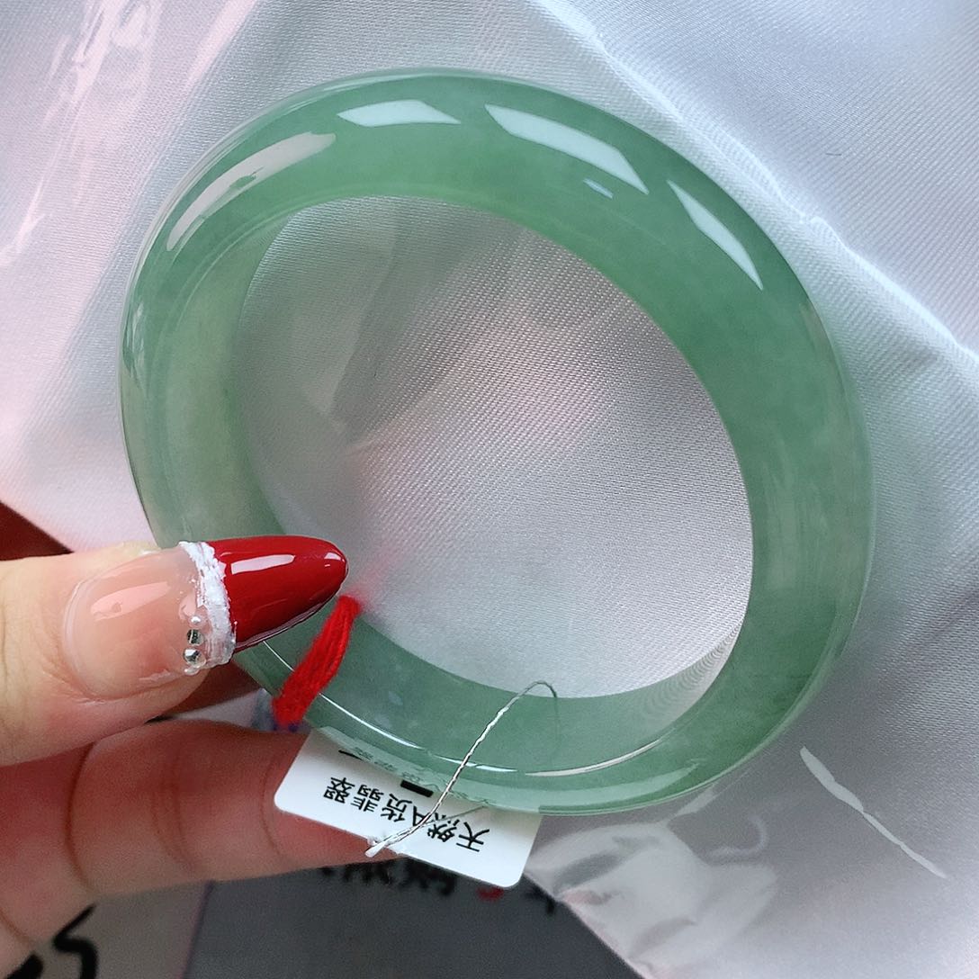 翡翠手镯未镶嵌53圈