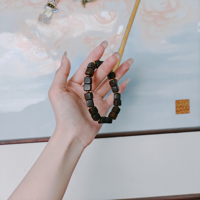 S-0002精选手串搭配无礼盒