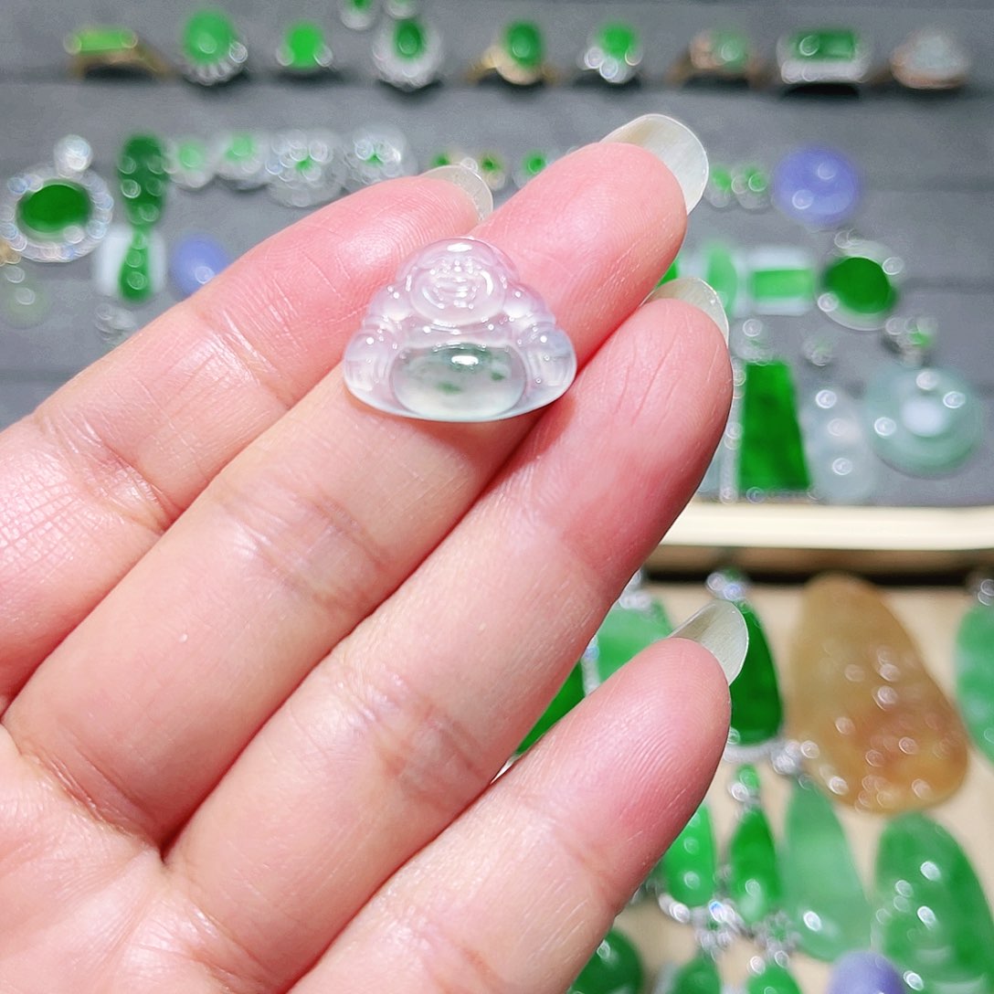 翡翠颈饰未镶嵌裸石