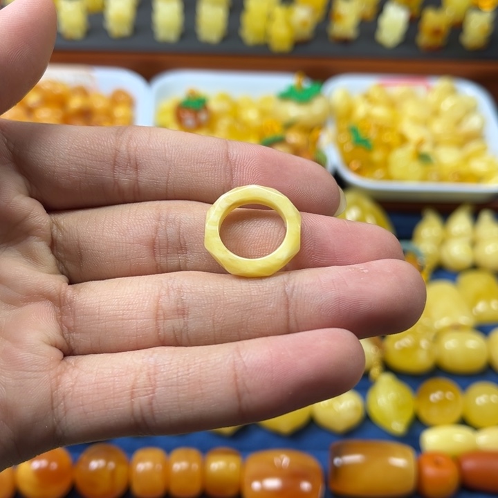 琥珀未镶嵌裸石卡13加浓蜡跑环