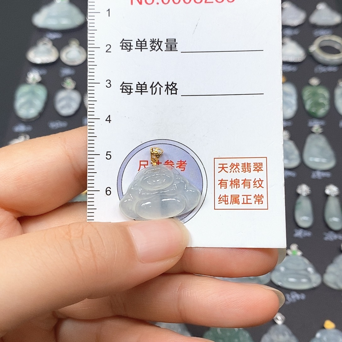 翡翠18K金镶嵌颈饰缅a翡翠