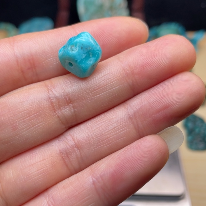 绿松石未镶嵌颈饰