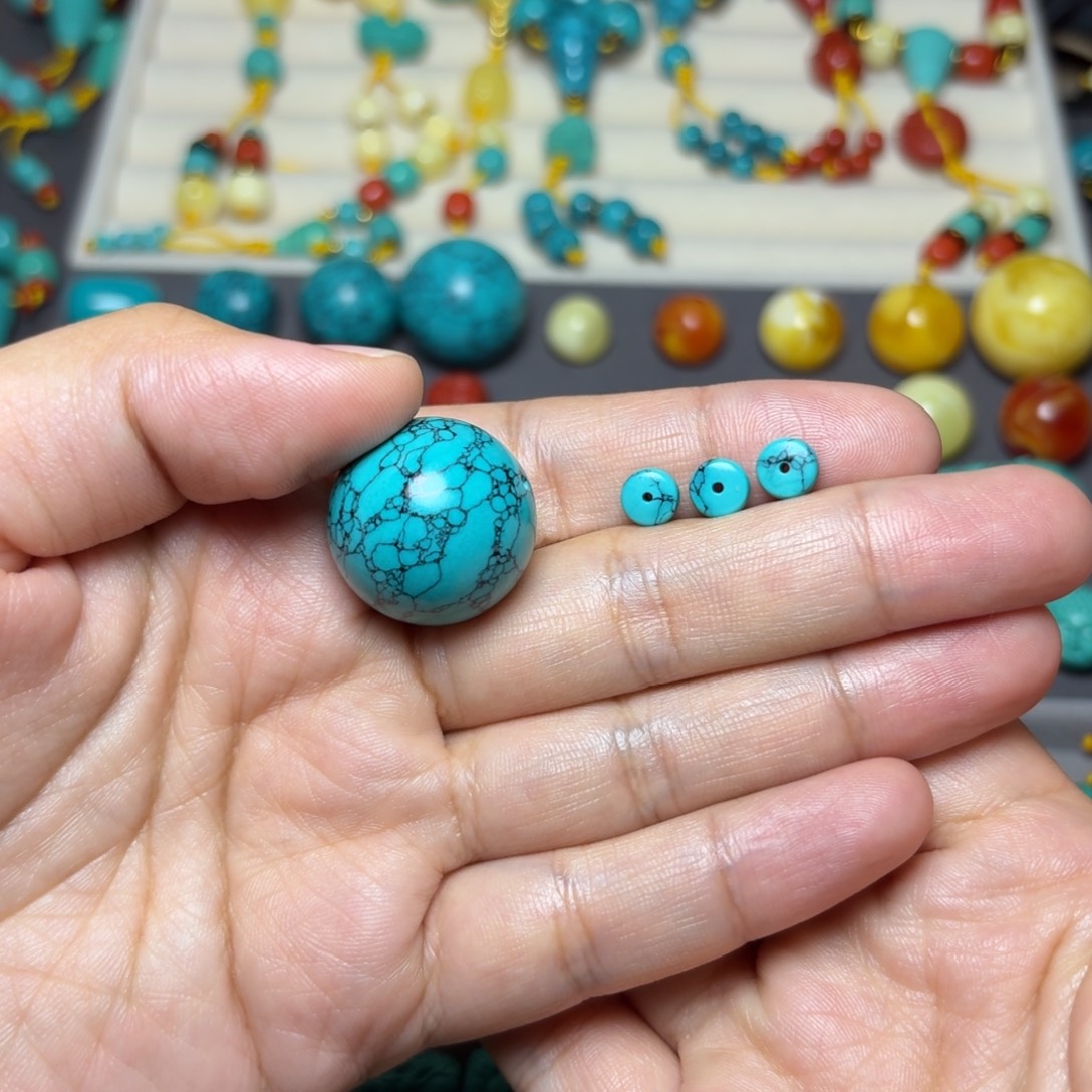 非金属珠子22一个，隔片15个.全部加孔1.5