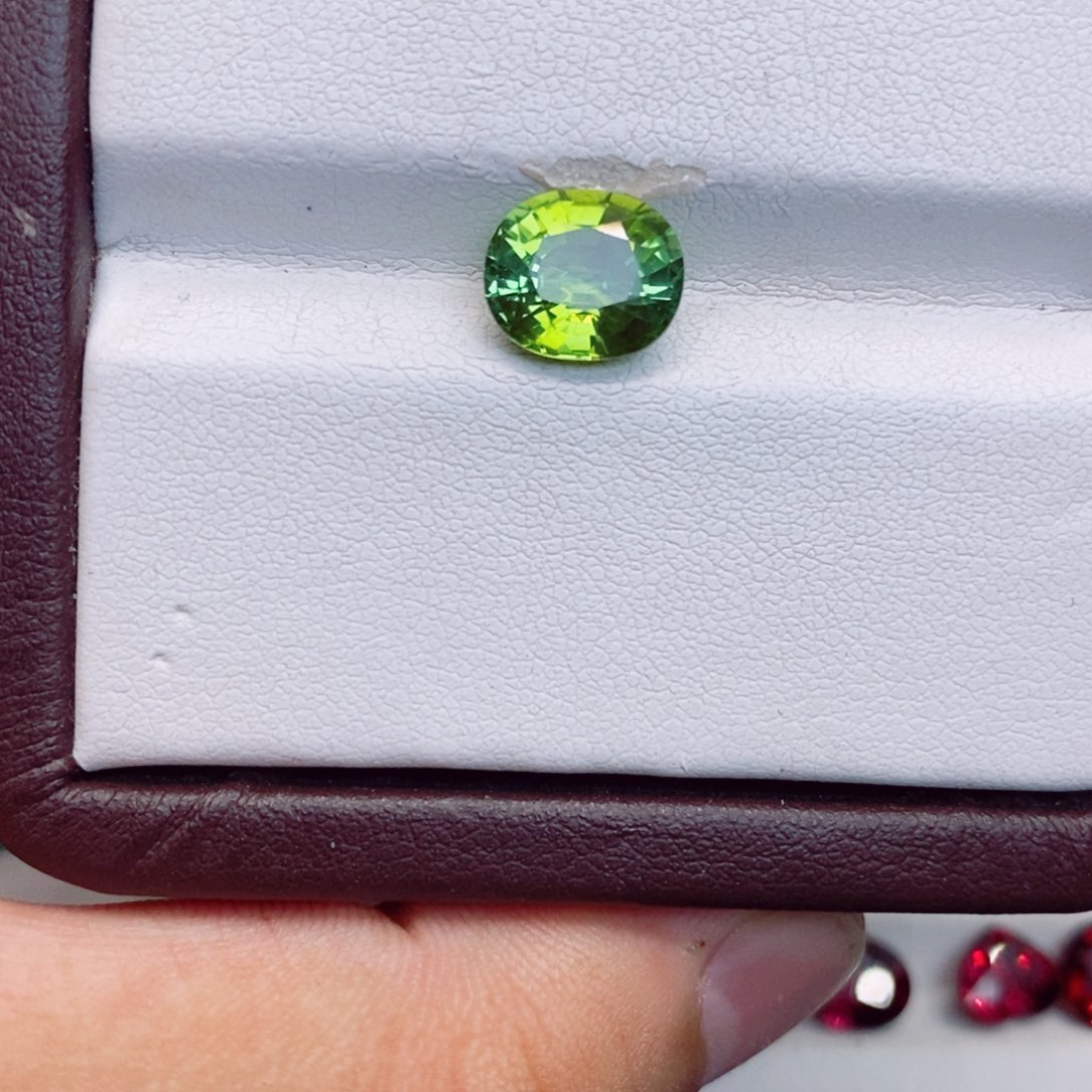 碧玺裸石未镶嵌碧玺2.91克拉