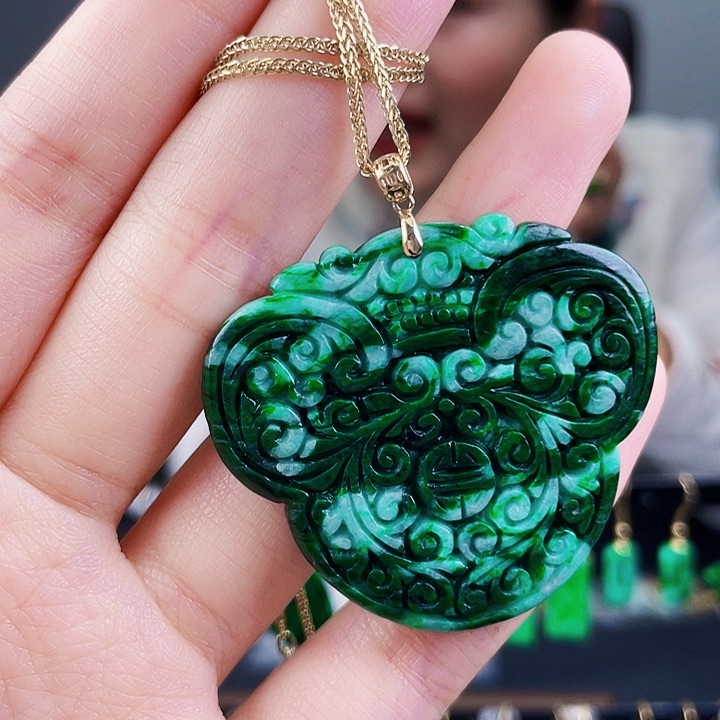 翡翠颈饰18K金镶嵌饰品