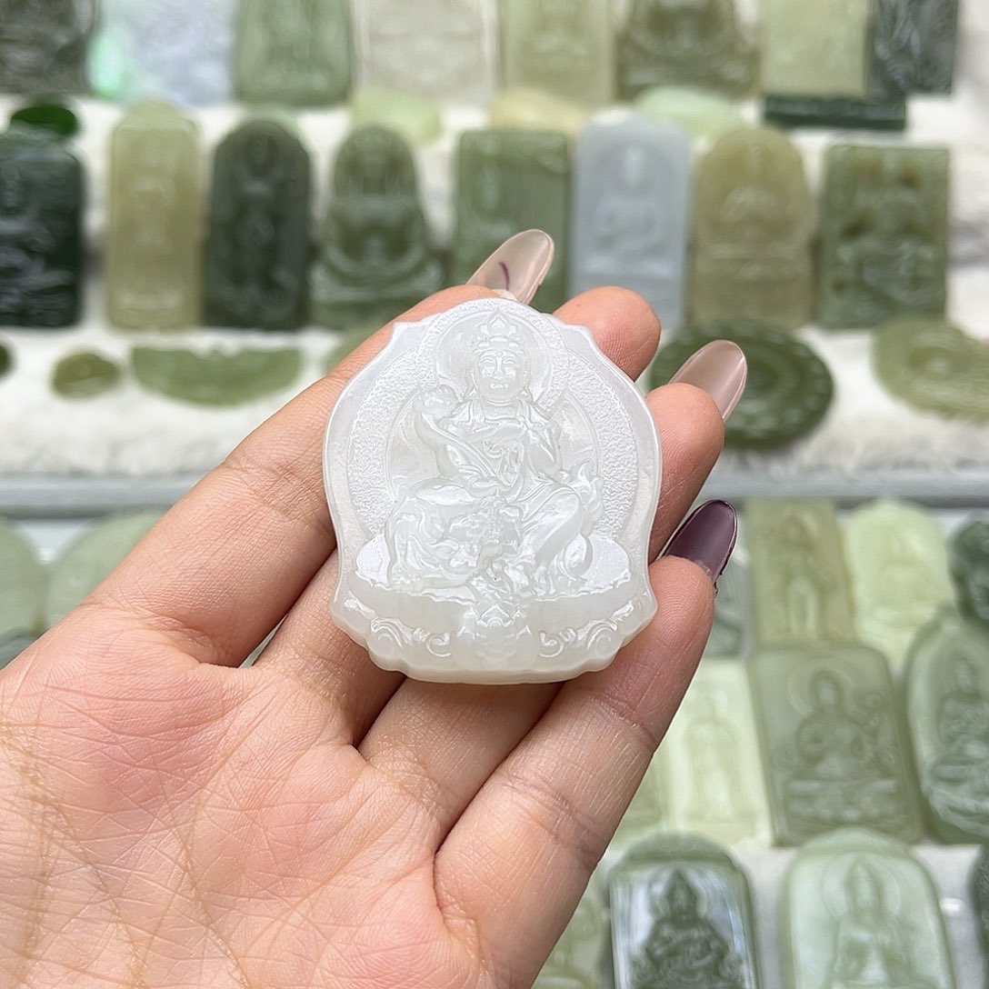 和田玉颈饰未镶嵌j****i