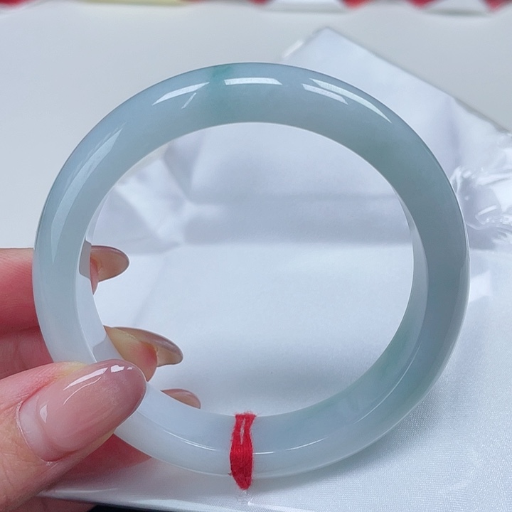 翡翠手镯未镶嵌缅甸翡翠