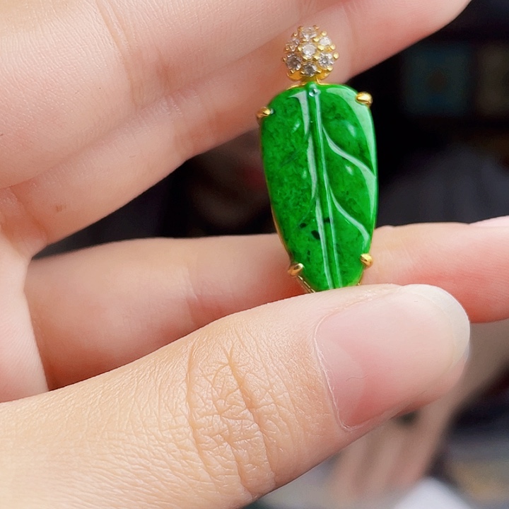 翡翠银S925镶嵌颈饰多样性