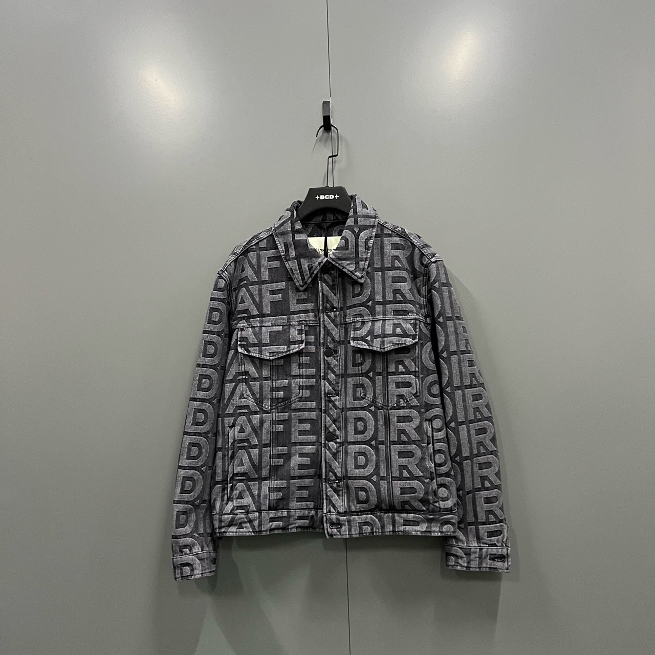 全新未使用 FENDI/芬迪 Roma胶囊系列 牛仔外套 50码/bc009205