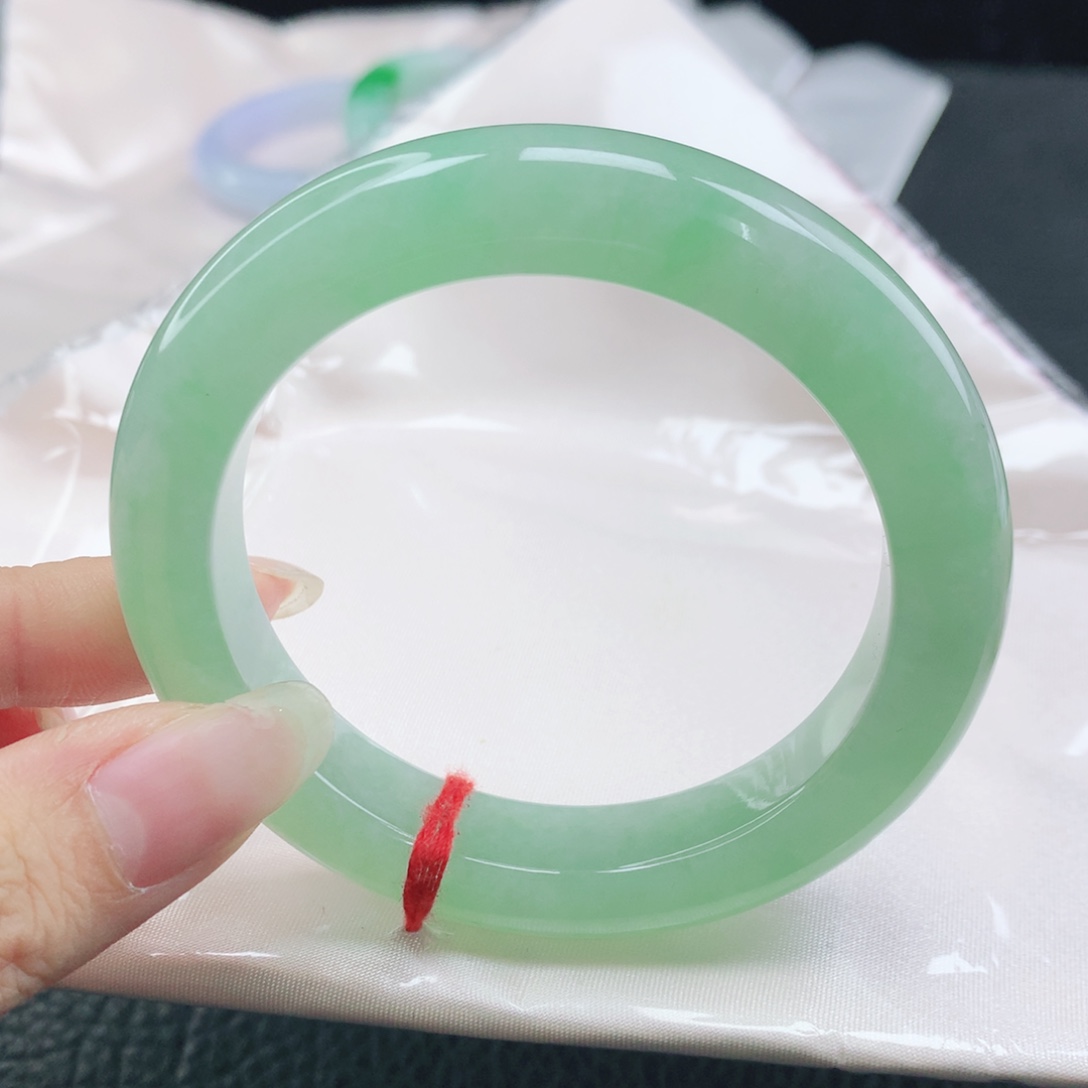 于***心翡翠未镶嵌手镯缅甸55.5色A冰果阳绿正圈