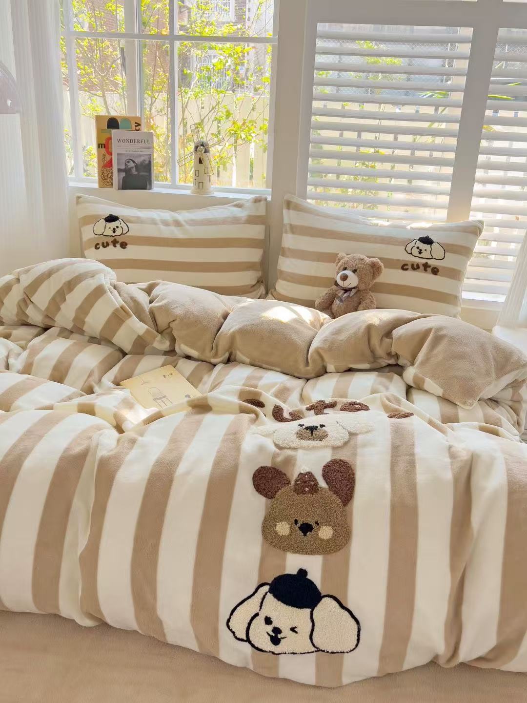 【小桃子】三只小狗-新款牛奶绒卡通毛巾绣保暖四件套