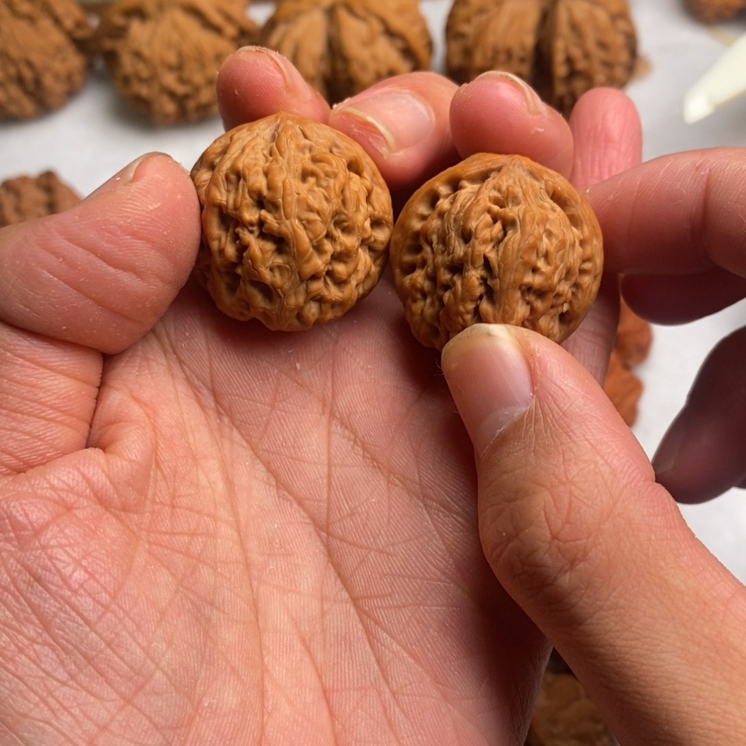 文玩核桃吊坠粗筋