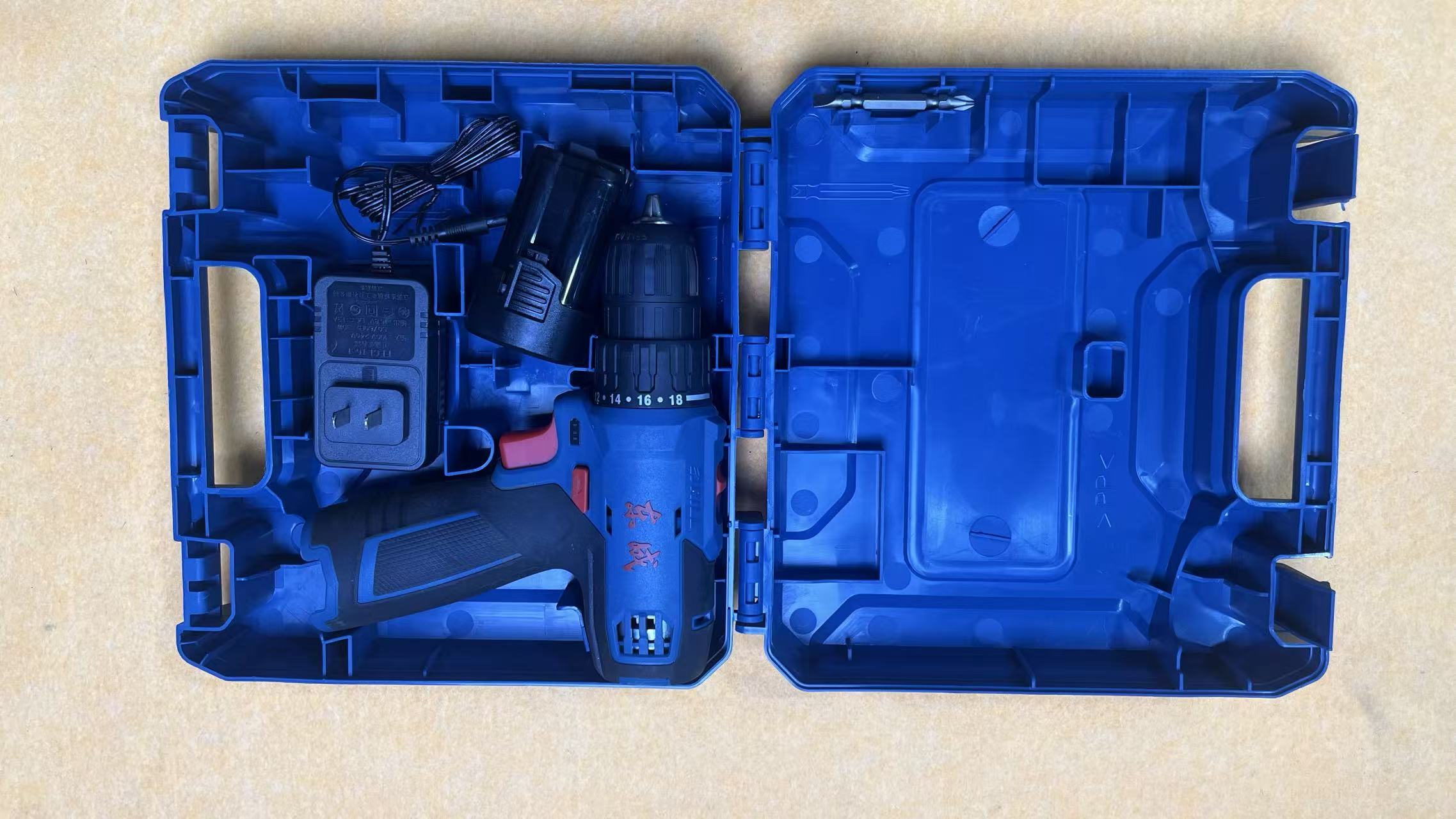 如图/蓝色电钻套装