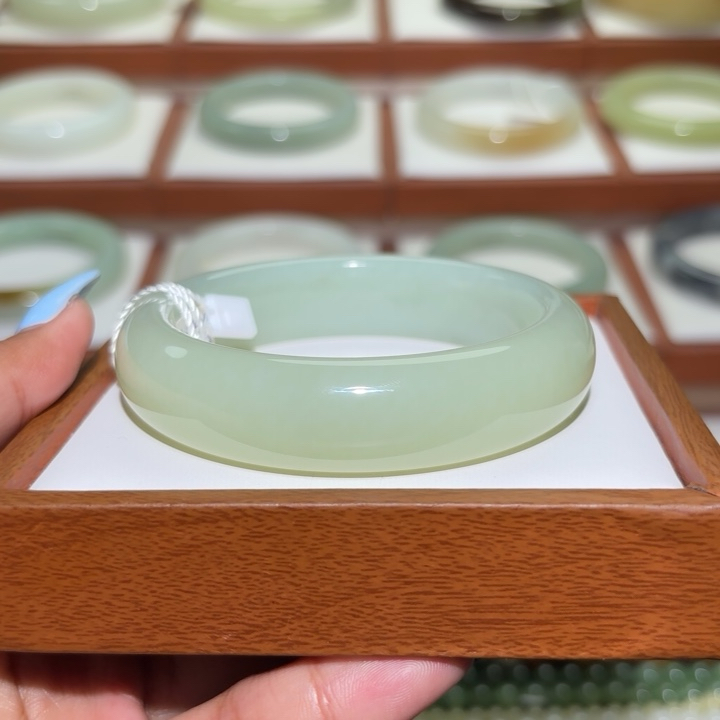 天然和田玉新疆黄口蓝皮57-58宽版轮胎气质清新百搭女士手镯