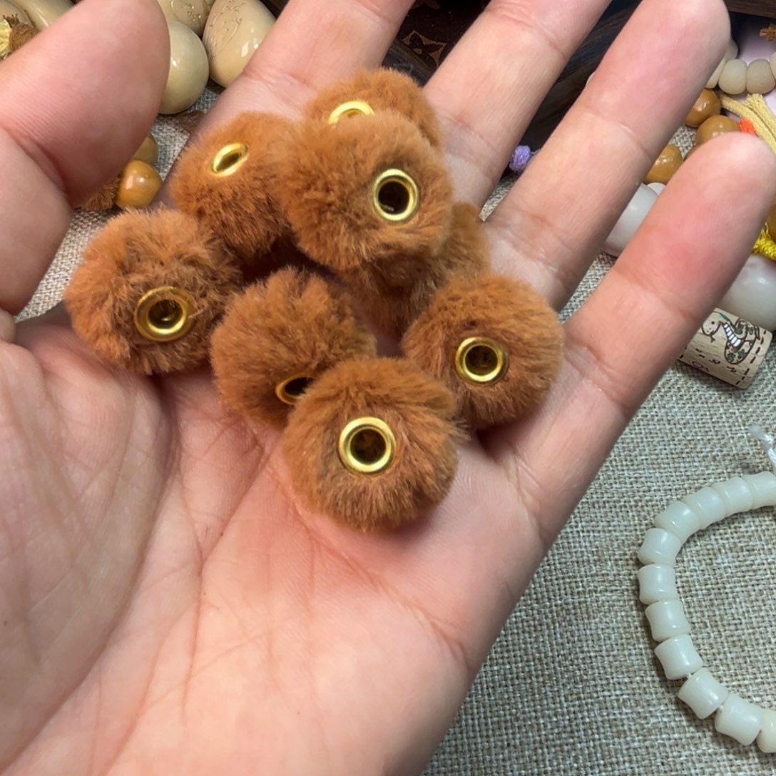 只买单纯的吊坠，没带链子，属的性质。