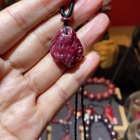 随***缈天然辰砂万山狗头砂