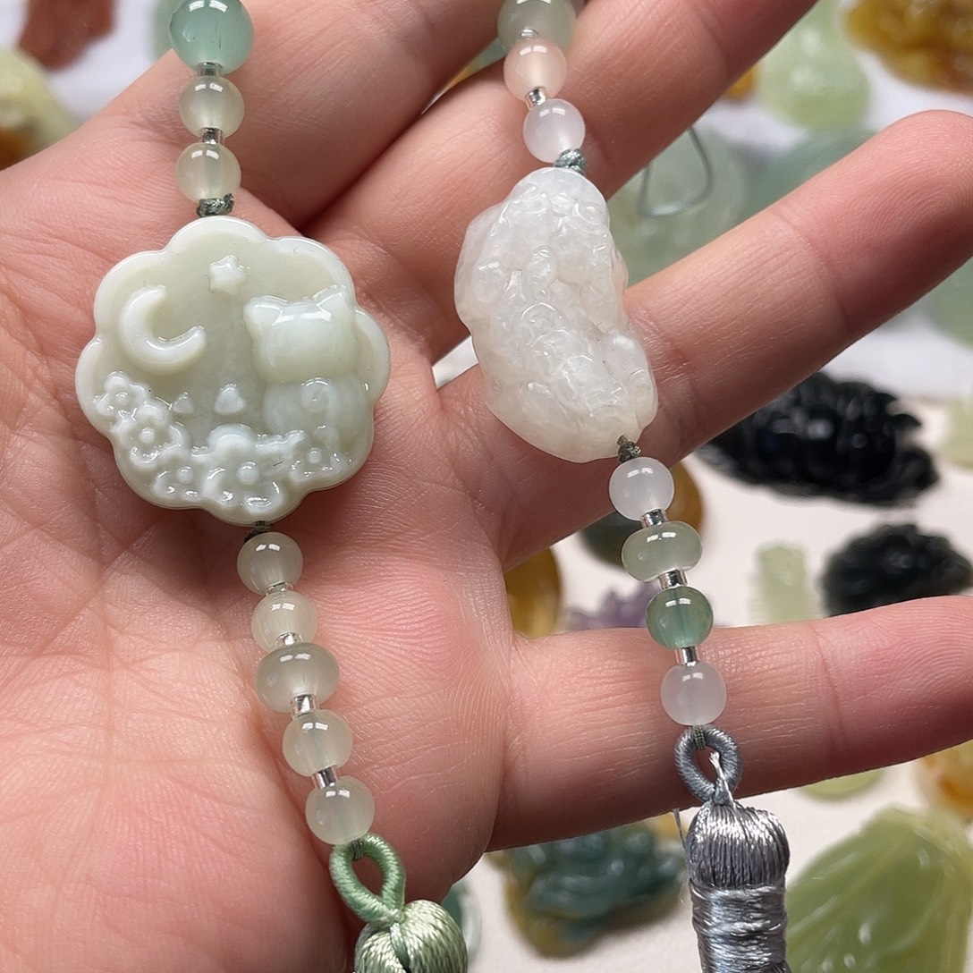 蛇纹石玉未镶嵌颈饰